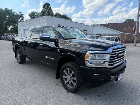 Used 2022 RAM 2500 Limited AWD/4WD image 3