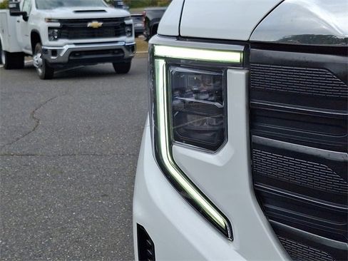 Used 2023 GMC Sierra 1500 Pro w/ Pro Value Package image 9