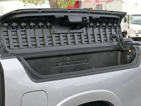 Used 2025 RAM 1500 Tungsten AWD/4WD image 8