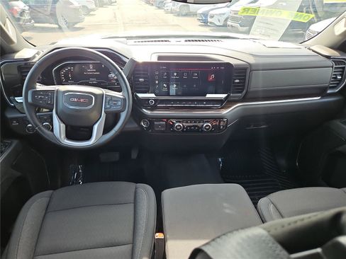 Used 2025 GMC Sierra 1500 Elevation AWD/4WD image 9
