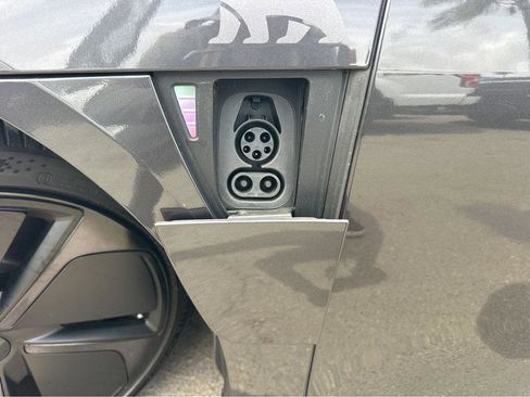 Used 2024 Lucid Air Pure RWD image 39