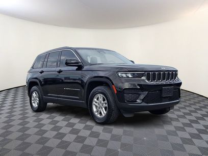 Used 2023 Jeep Grand Cherokee Laredo