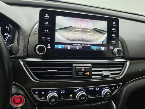 Used 2018 Honda Accord Touring image 38