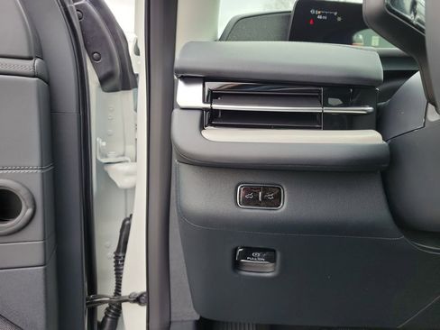 New 2026 Lincoln Navigator Reserve image 23