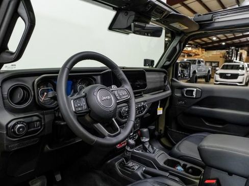 Used 2025 Jeep Wrangler Unlimited Rubicon 392 image 16