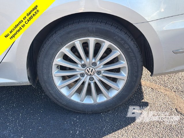 Used 2017 Volkswagen Passat 1.8T SE w/ SE Lighting Package FWD image 9