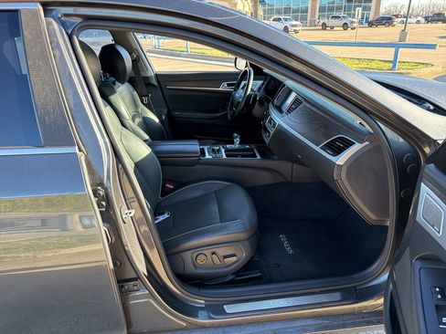 Used 2018 Genesis G80 3.8 w/ Option Group 03 image 14