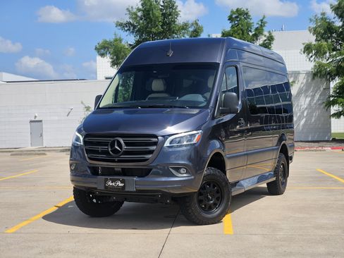 Used 2023 Mercedes-Benz Sprinter 2500 image 1