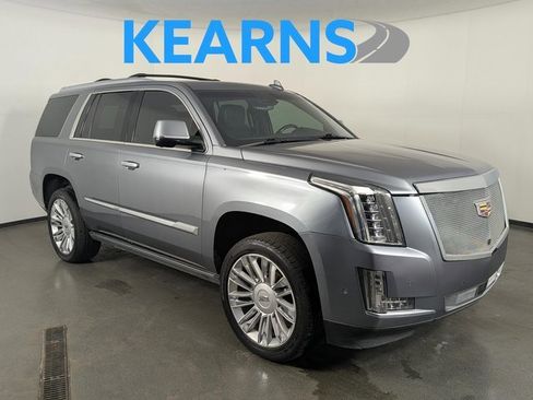 Used 2018 Cadillac Escalade Platinum image 1