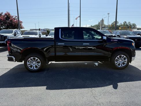 Used 2024 Chevrolet Silverado 1500 LTZ w/ LTZ Convenience Package II AWD/4WD image 11