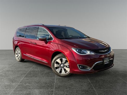 Used 2018 Chrysler Pacifica Limited w/ Advanced Safetytec Group FWD image 8