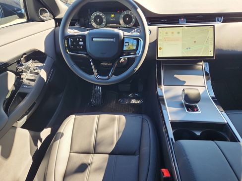 Used 2026 Land Rover Range Rover Evoque S image 4