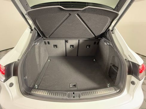 New 2026 Porsche Macan image 15