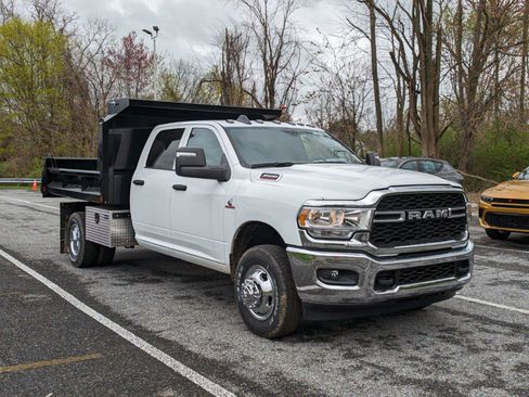 New 2024 RAM 3500 Tradesman w/ Chrome Appearance Group image 6