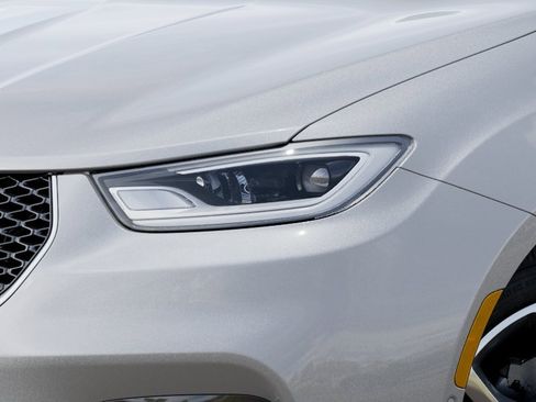 New 2026 Chrysler Pacifica Pinnacle w/ Trailer Tow Group image 39