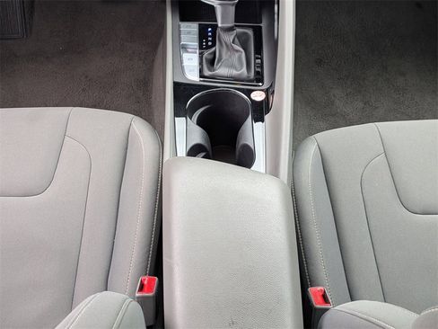 Used 2025 Hyundai Elantra SEL image 18
