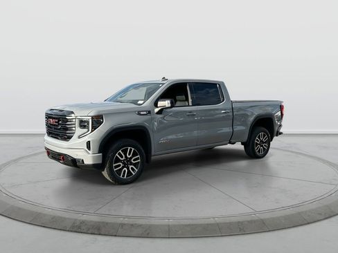 Used 2025 GMC Sierra 1500 AT4 w/ Technology Package AWD/4WD image 4