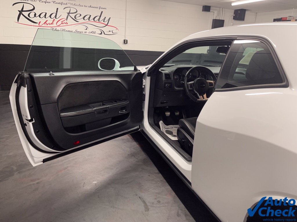 Used 2014 Dodge Challenger SRT8 RWD image 28