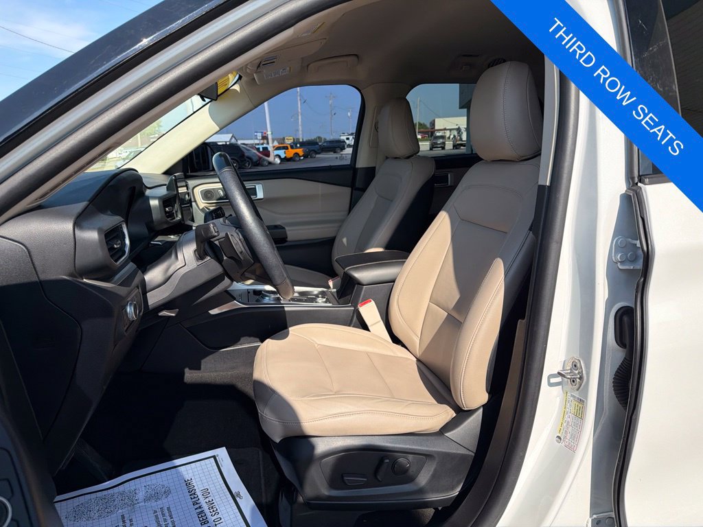 Used 2020 Ford Explorer XLT w/ Equipment Group 202A AWD/4WD image 17