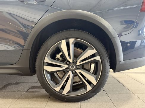 New 2026 Volvo V60 B5 Cross Country Plus w/ Climate Package image 11