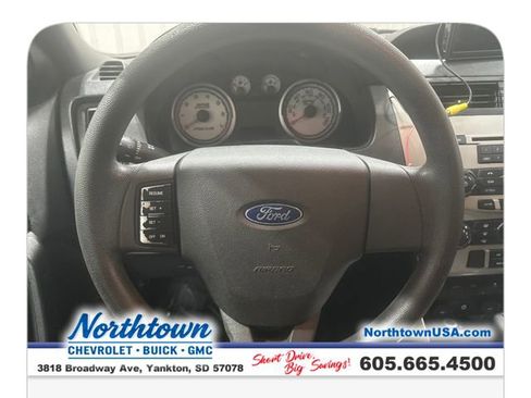 Used 2011 Ford Focus SE FWD image 14