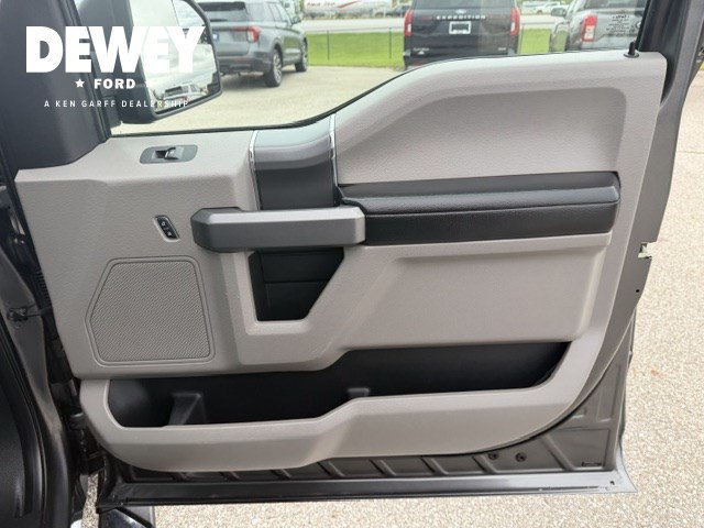 Used 2016 Ford F150 XLT w/ Equipment Group 302A Luxury AWD/4WD image 37