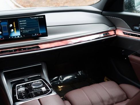 Used 2023 BMW 740i 740i w/ Executive Package image 23