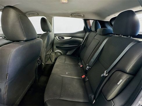 Used 2020 Nissan Rogue Sport S image 20