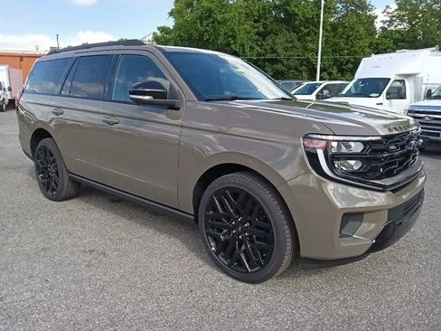 New 2026 Ford Expedition Platinum w/ Stealth Performance Package AWD/4WD image 1
