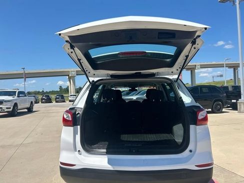 Used 2020 Chevrolet Equinox LS w/ LPO, Blackout Package FWD image 11