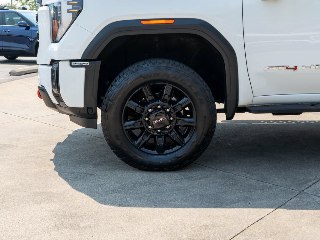 Used 2024 GMC Sierra 2500 AT4 w/ AT4 Premium Plus Package AWD/4WD image 31