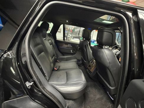 Used 2019 Land Rover Range Rover HSE image 29