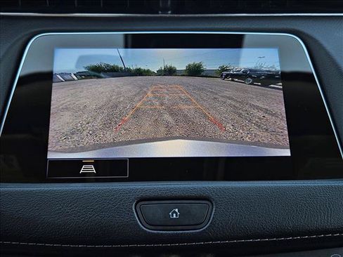 Used 2023 Cadillac XT4 Luxury w/ Cold Weather Package FWD image 13