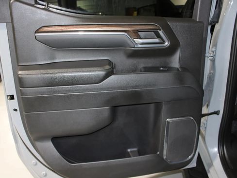 Used 2024 Chevrolet Silverado 1500 LT Trail Boss w/ Convenience Package II AWD/4WD image 41