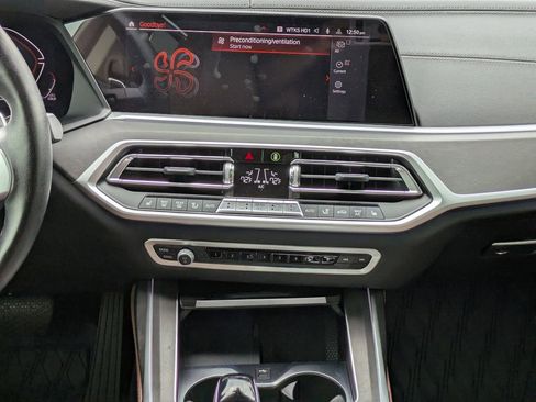 Used 2022 BMW X7 xDrive40i w/ Premium Package image 26
