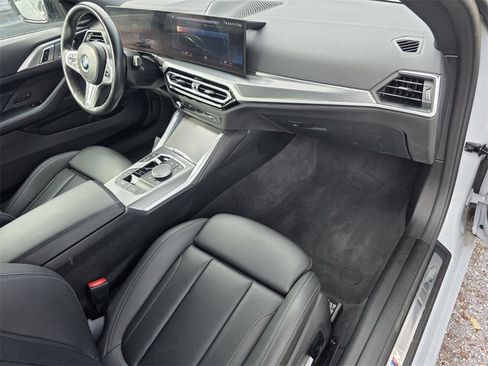 Used 2024 BMW 430i Convertible w/ M Sport Package image 30