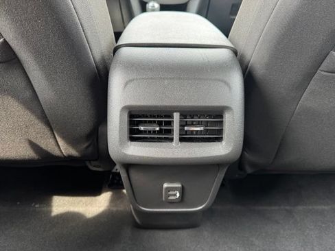 Used 2020 Chevrolet Equinox LS FWD image 9