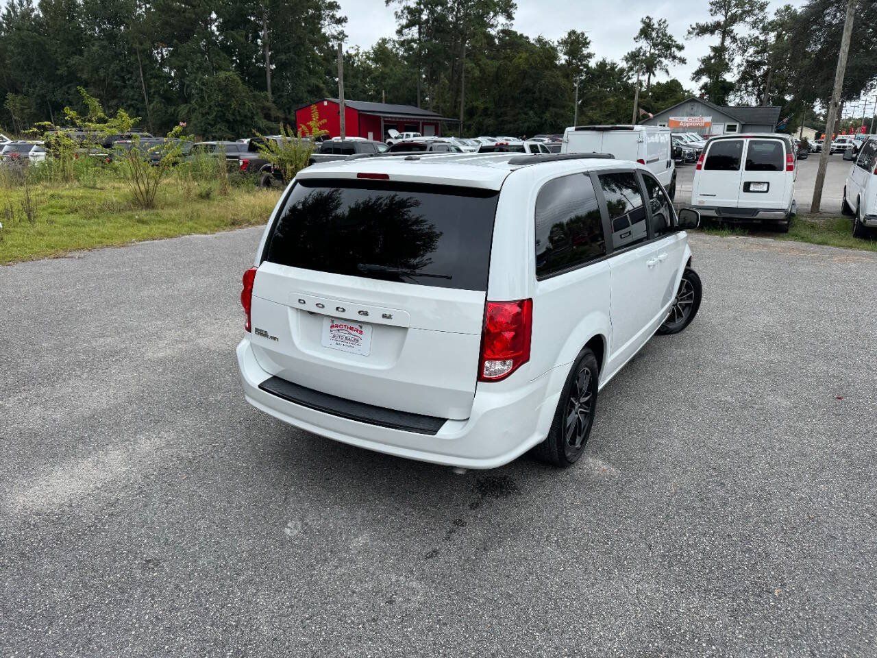 Used 2019 Dodge Grand Caravan SXT w/ Driver Convenience Group FWD image 6