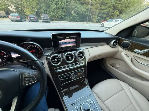 Used 2018 Mercedes-Benz C 300 Sedan image 23