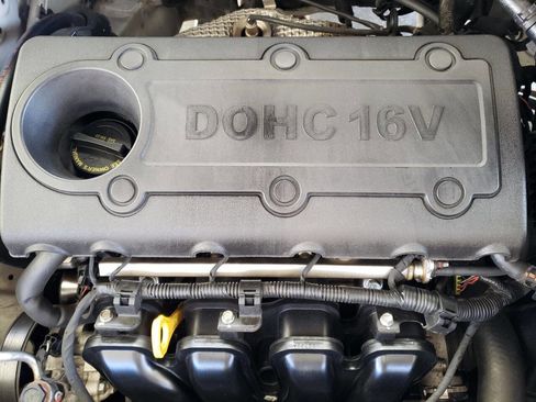 Used 2011 Hyundai Santa Fe Limited image 8