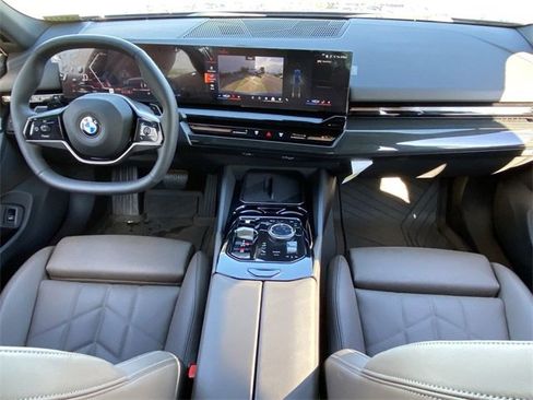 Certified 2025 BMW 530i image 17