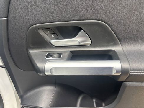 Certified 2023 Mercedes-Benz GLB 250 4MATIC image 17