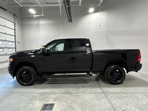Used 2024 RAM 2500 Big Horn w/ Night Edition image 9