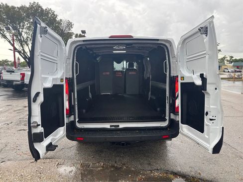 Used 2022 Ford Transit 250 Low Roof RWD image 12