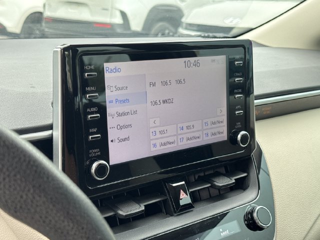 Used 2020 Toyota Corolla LE FWD image 19