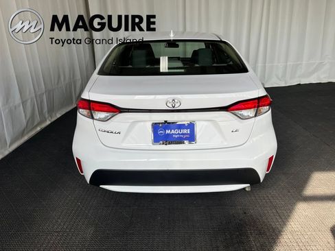Used 2021 Toyota Corolla LE w/ Carpet Mat Package (TMS) FWD image 30