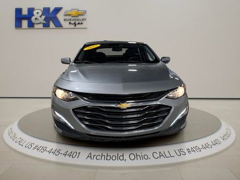 Used 2025 Chevrolet Malibu LT image 2