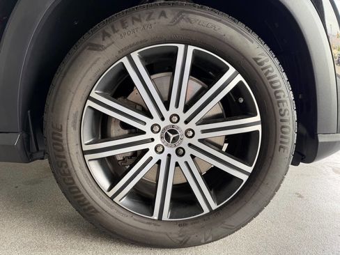 Used 2025 Mercedes-Benz GLE 450e 4MATIC image 36