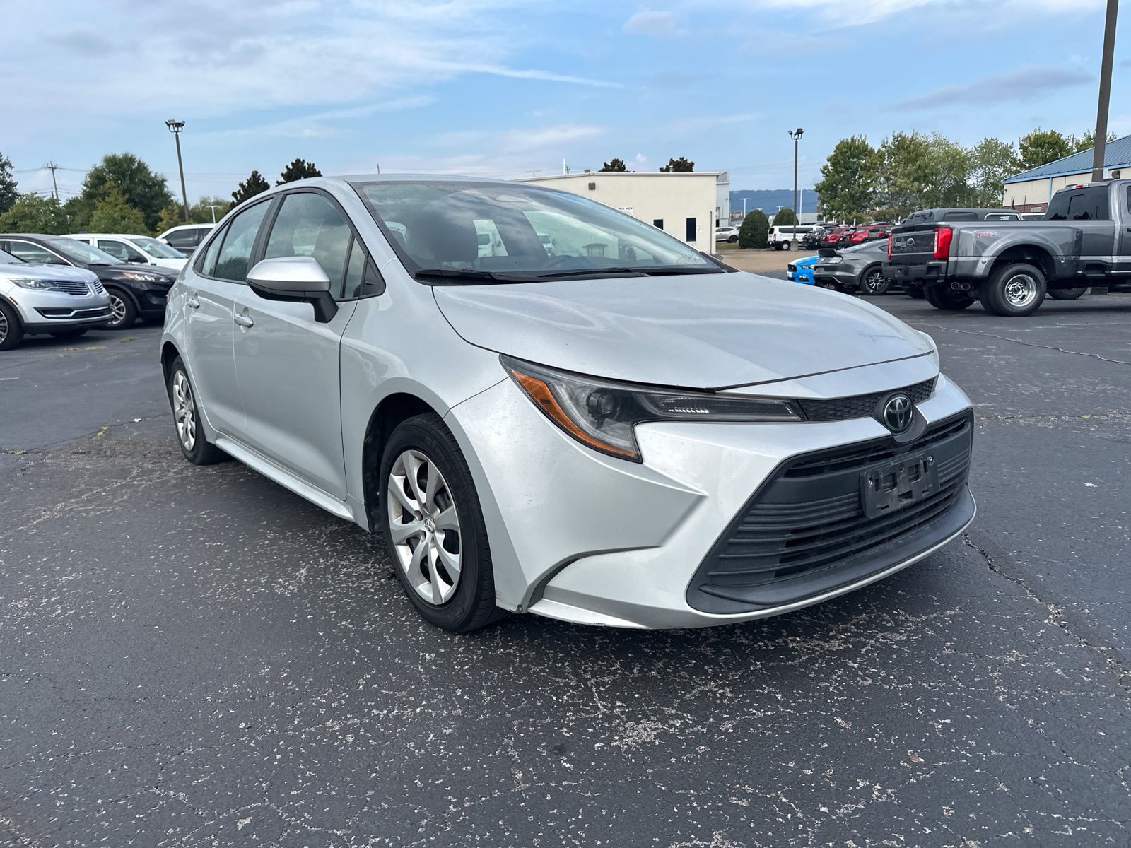 Used 2024 Toyota Corolla LE FWD image 3