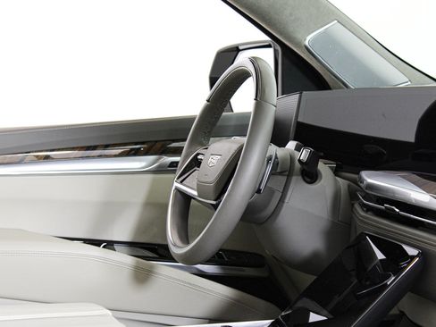 Used 2025 Cadillac Escalade ESV Sport Platinum RWD image 24